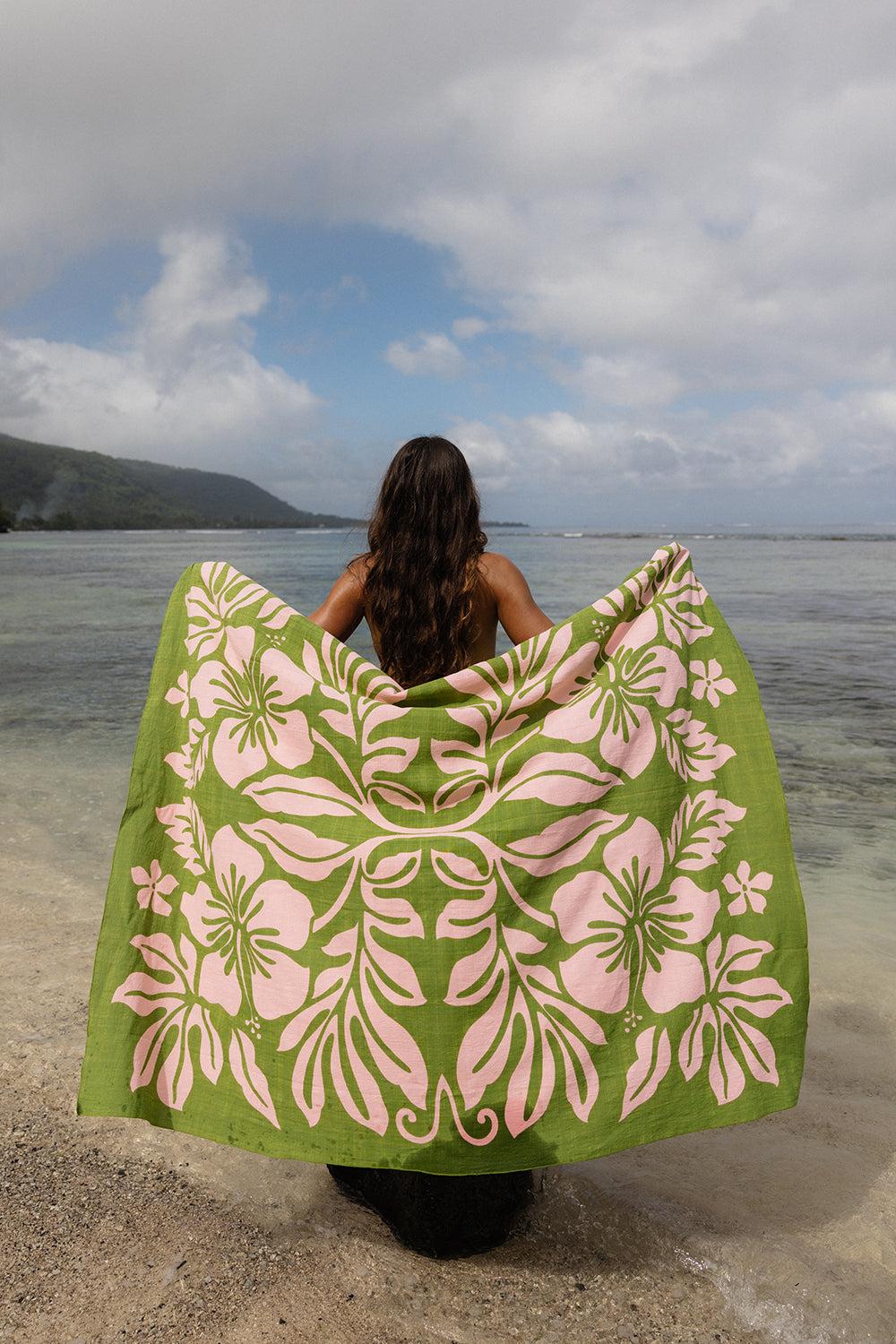 BEACH PAREO - KUPU GREEN