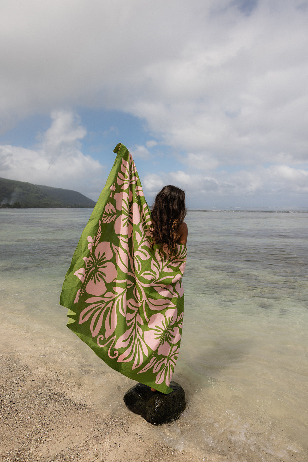 BEACH PAREO - KUPU GREEN