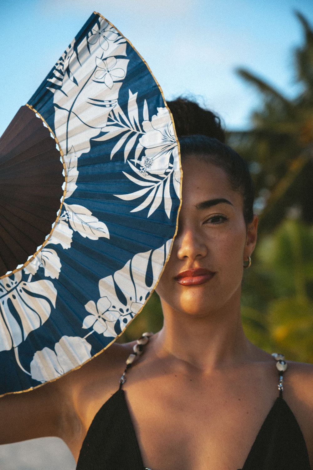 THE POE FAN - NOA NOA NAVY