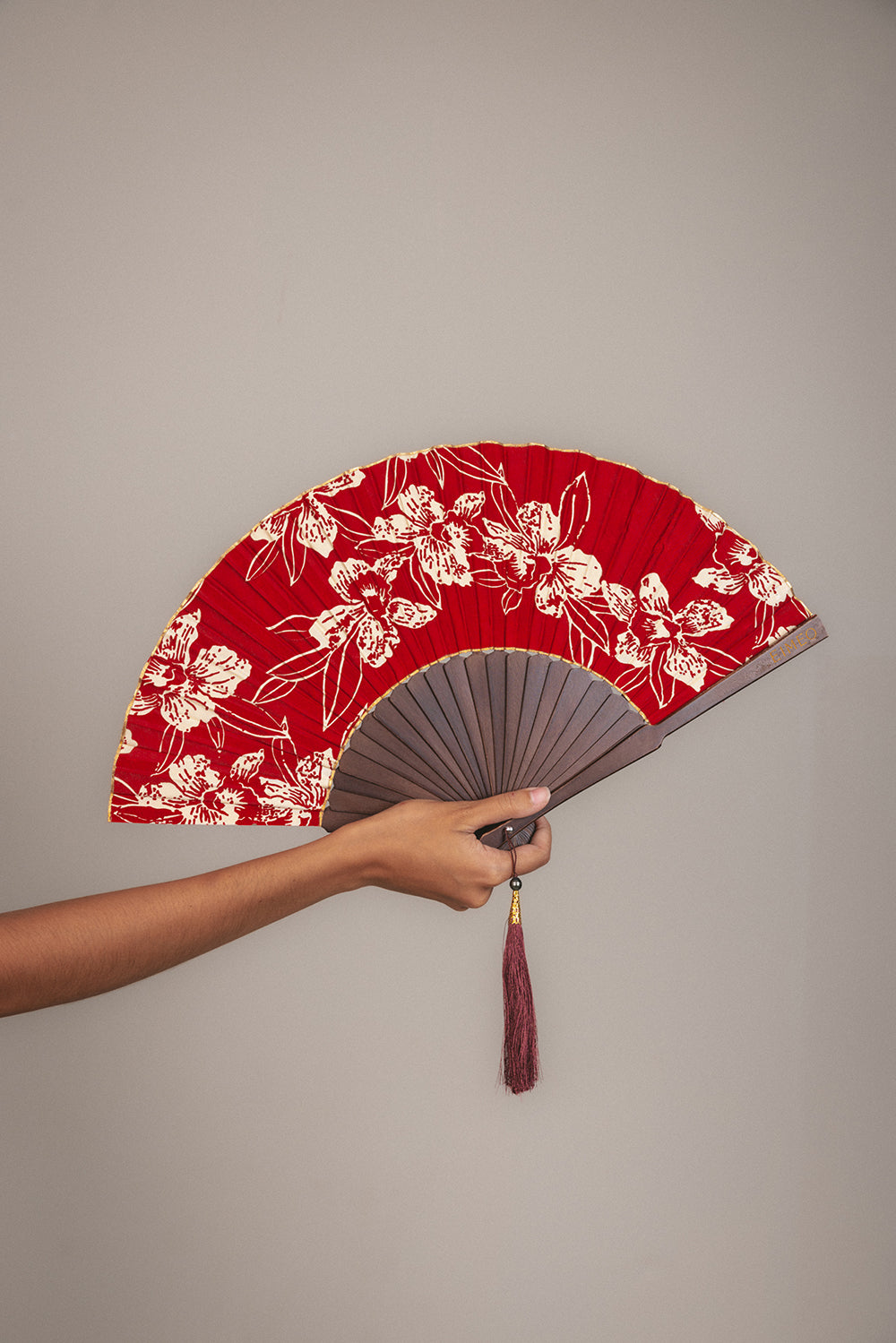 THE POE FAN - OKA RUBY